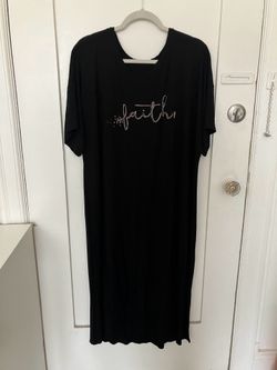 Black Dress with 'Faith' Design, size 2XL