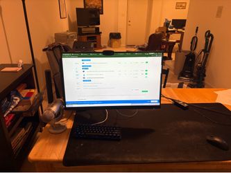 PLUG AND PLAY Complete gaming setup. PC , monitor , mic , keyboard, accepting offers !