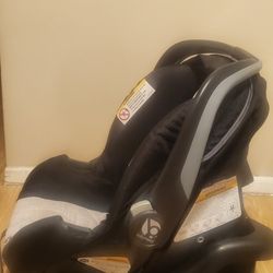 Babytrend  Car seat 