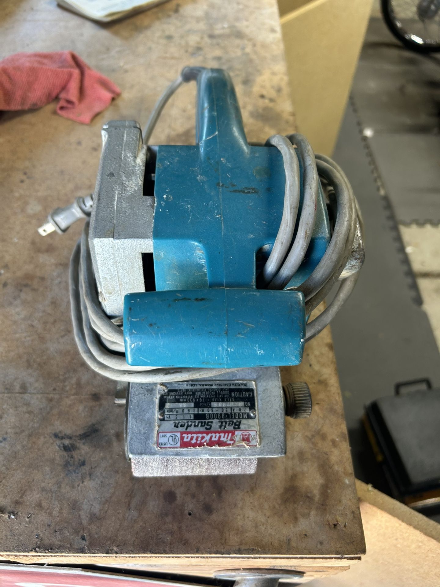 Belt sander