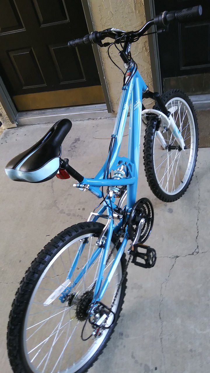 NEW HUFFY TRAIL RUNNER BIKE. VERY BEAUTIFUL BIKE. USED ONLY ONES. READY TO GO