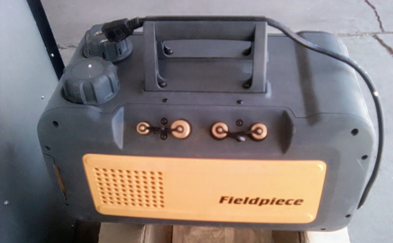 Fieldpiece VP85 - 8CFM Vacuum Pump.