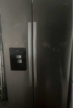 Whirlpool refrigerator(Moving Sale)