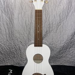 Ukulele (white)
