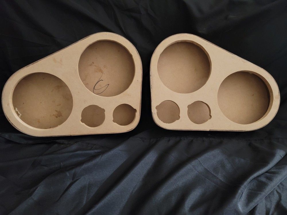 Dual 8" With 2 3.5 Pods Mounts