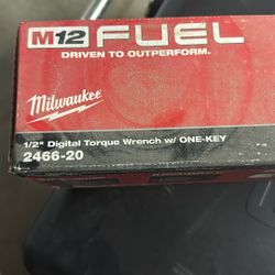 Milwaukee M12 Torque wrench 