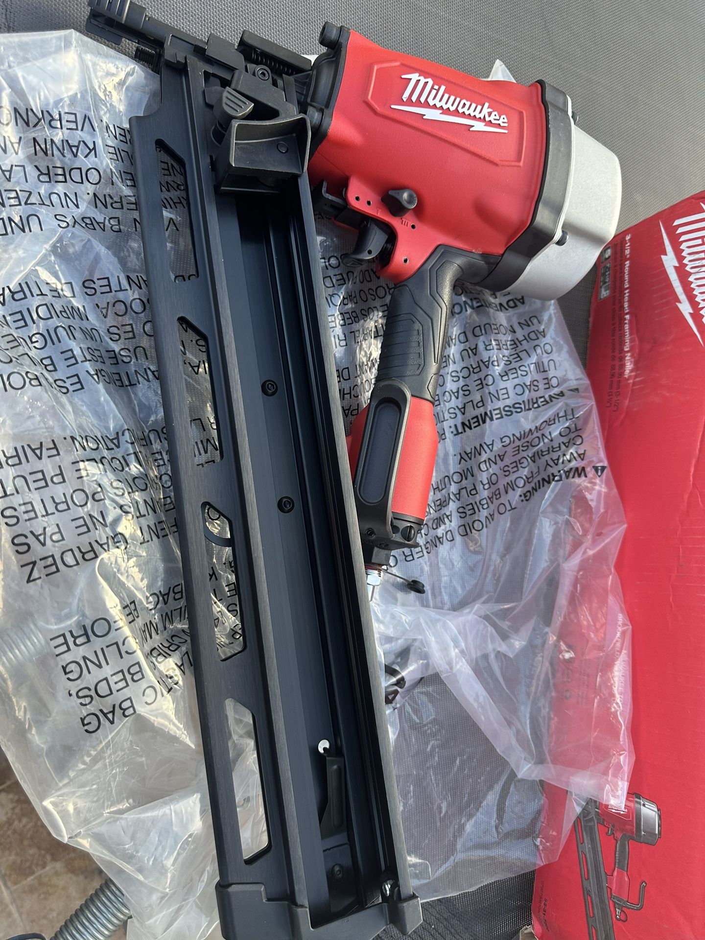 Milwaukee 7200 20 Nail Gun