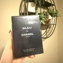 bleu Chanel  Christmas gift New