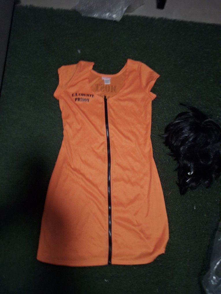 HALLOWEEN COSTUME/ SMALL,WITH WIG
