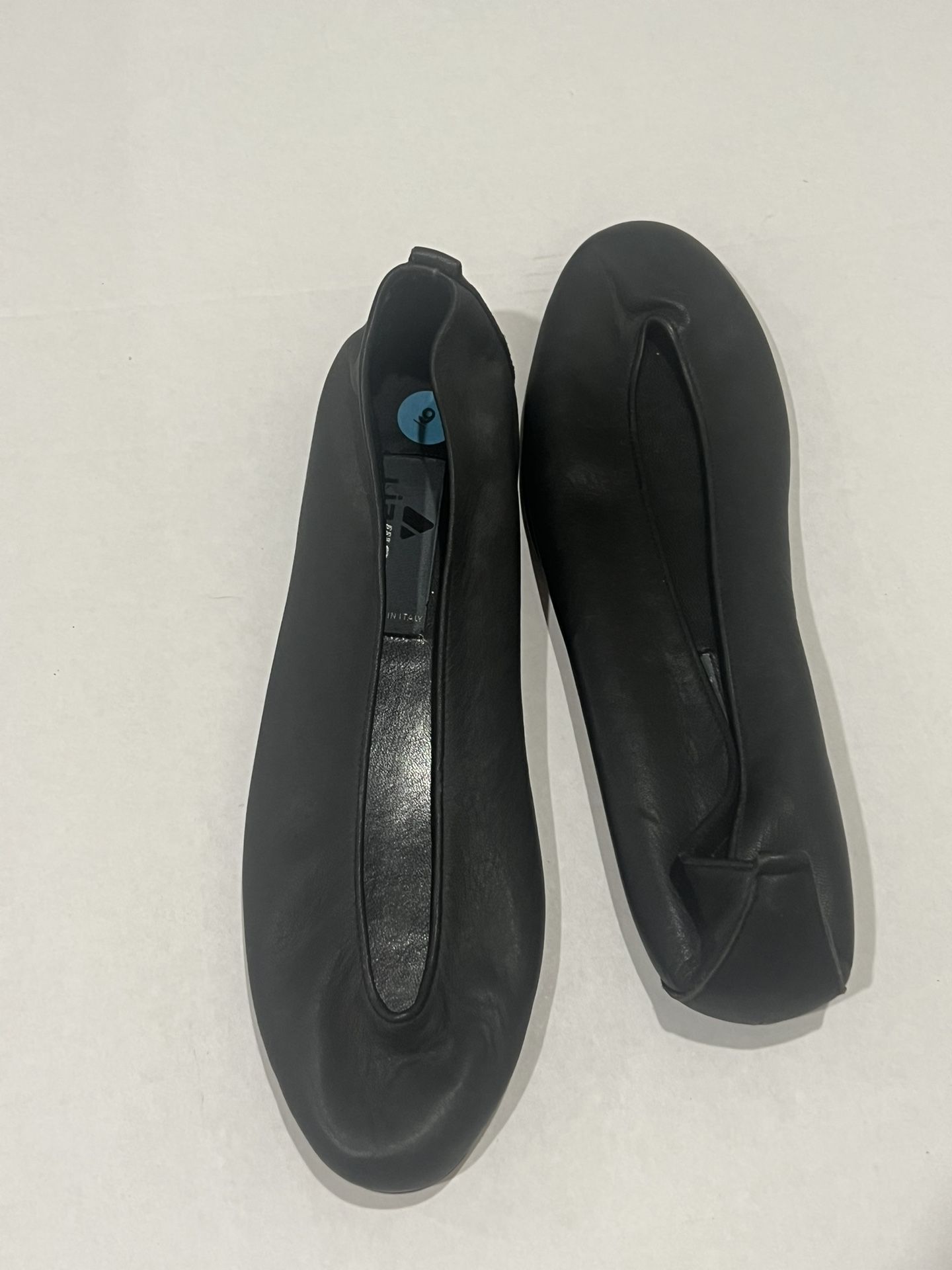 Lizwear Size 9 Flats