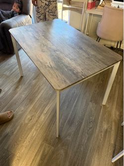 Table no chairs