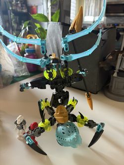 LEGO HERO Factory: Queen Beast Vs. Furno, Evo & Stormer (44029) open