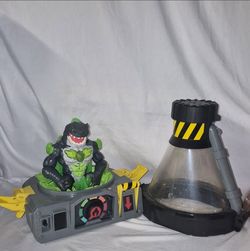 Beast Lab Shark beast chamber toy