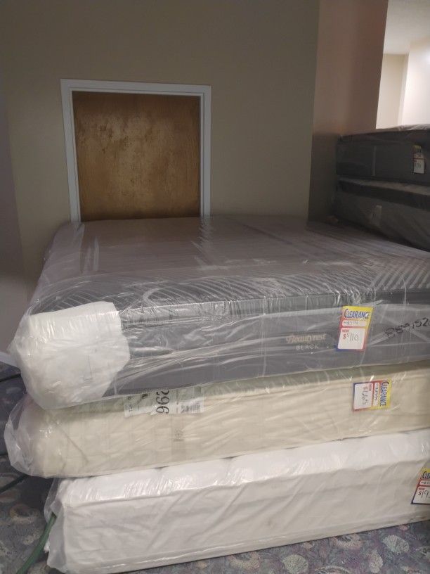 Beautyrest Black King Size Mattress 