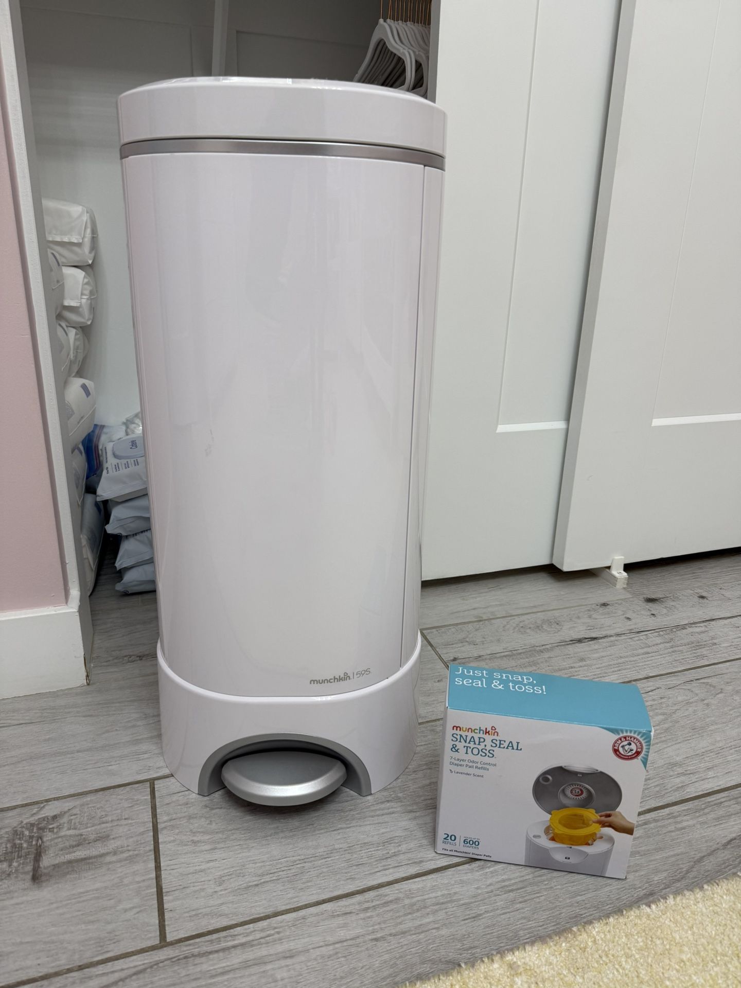 Munchkin UV Diaper Pail