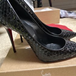 Louboutin Black Patent Heels 