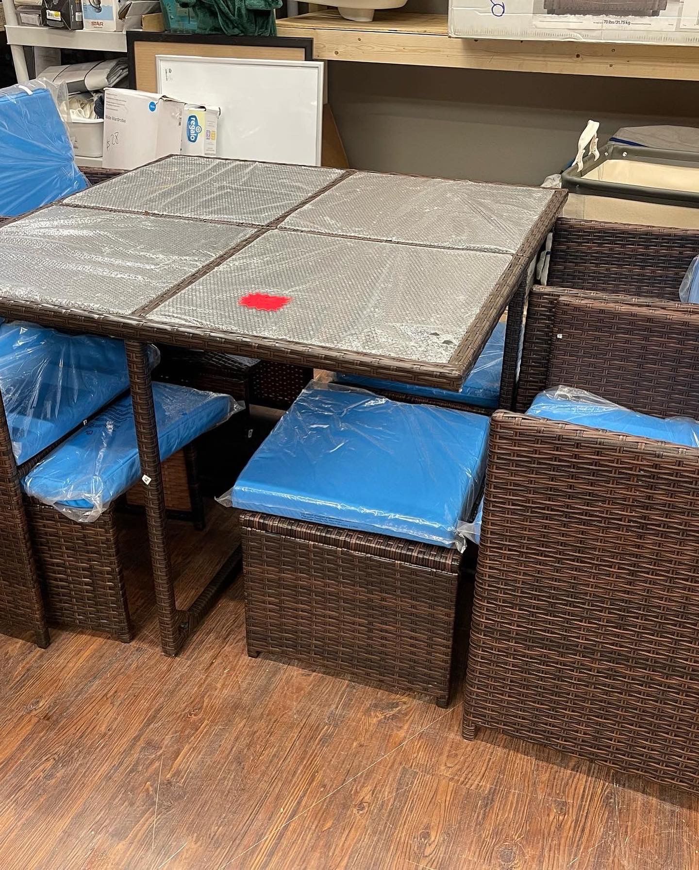 New Assembled Outdoor Table 4 Chairs & 4 Ottomans