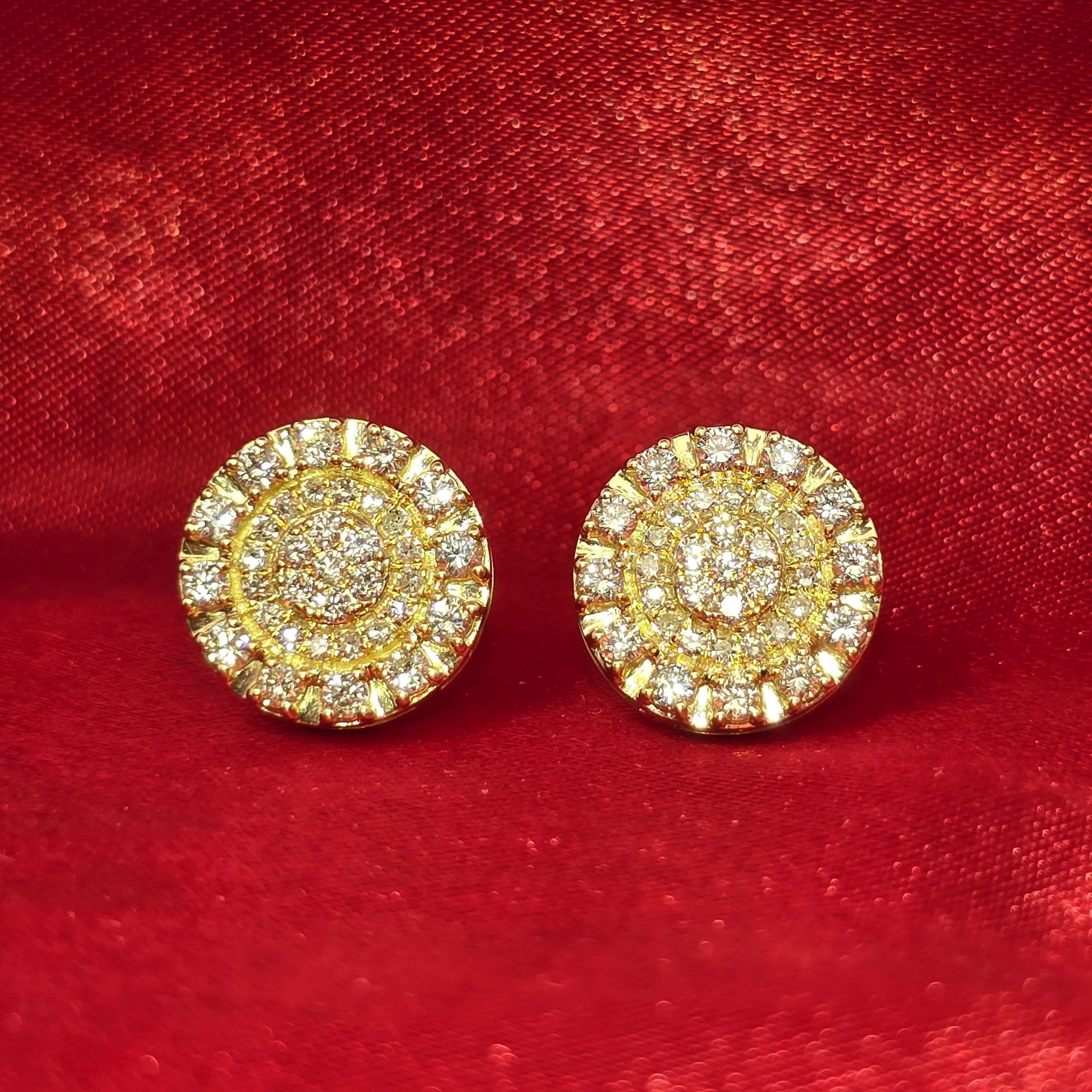 10k Yellow Gold Diamond Round Shaped Earrings 0.93 ctw