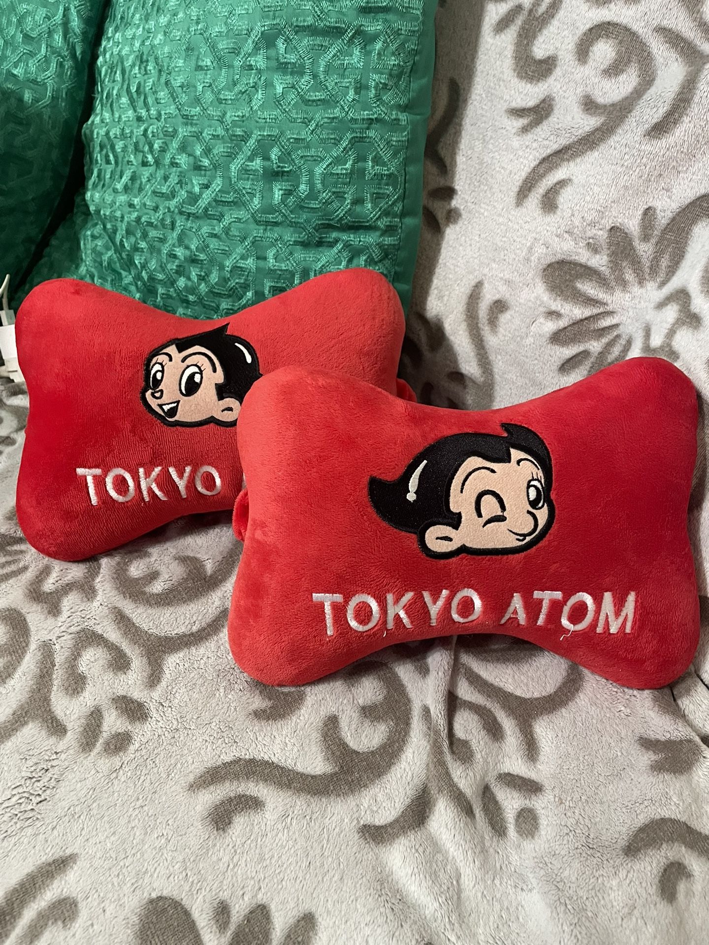 Tokyo Atom (NEW) pillow for car seat.