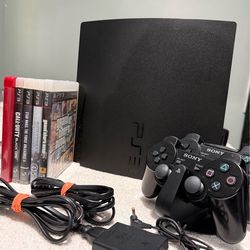 Play Station 3 Slim.