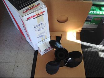 Mercury, MerCruiser, #48-77344 A45, 13-1/4x17P 4B RH Alum, Black Max Propeller Includes Mercury Flo-Torq II hub kit 835257K 1 with this propeller