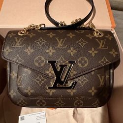 Louis Vuitton Passy Crossbody Handbag for Sale in Sacramento, CA - OfferUp