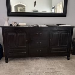 Buffet And Mirror 