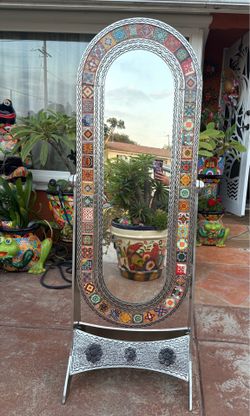 Macetas de Talavera y Decoraciónes,espejos rústicos .