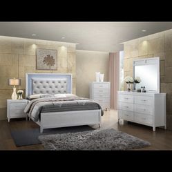 Queen Bed Dresser Mirror Chess Nightstand $1750