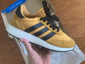Adidas Iniki goldenrod - size 9