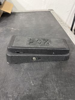 vox wah v845