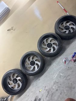 24x14 Xtreme force wheels