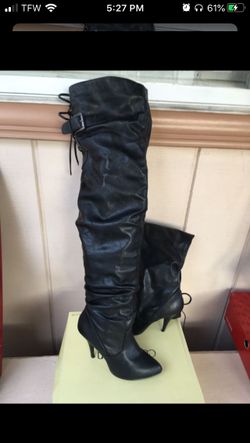 BOOTS SIZE 6