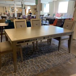 Dining Set w/ 6 Chairs 