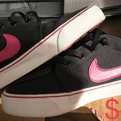 Nike Toki Low TXT