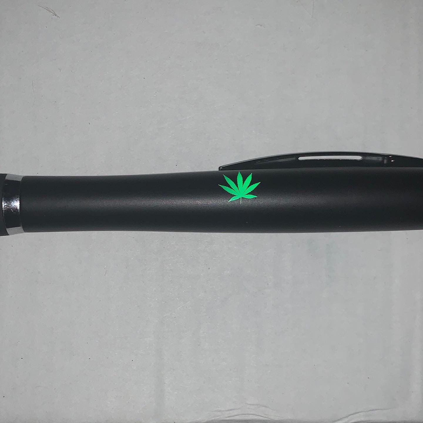 Light Up Ballpoint Leaf Pen With Sylus On Top
