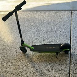 Razor Black label E90 Battery Kick Scooter