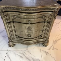 Nightstand 