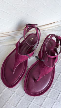 Brand-new Zara burgundy suede flat sandals with tags attached. Never worn.