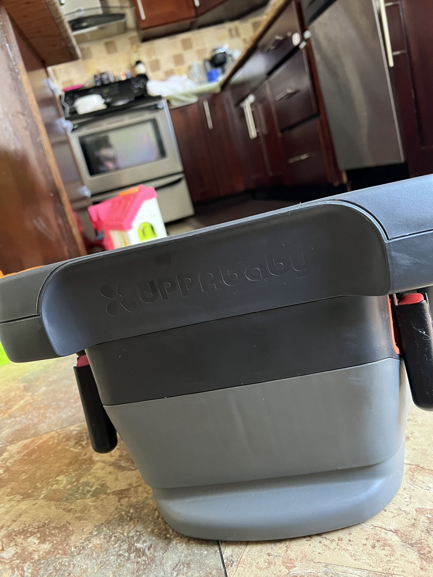Uppababy Base Click In Car seat Latching Base