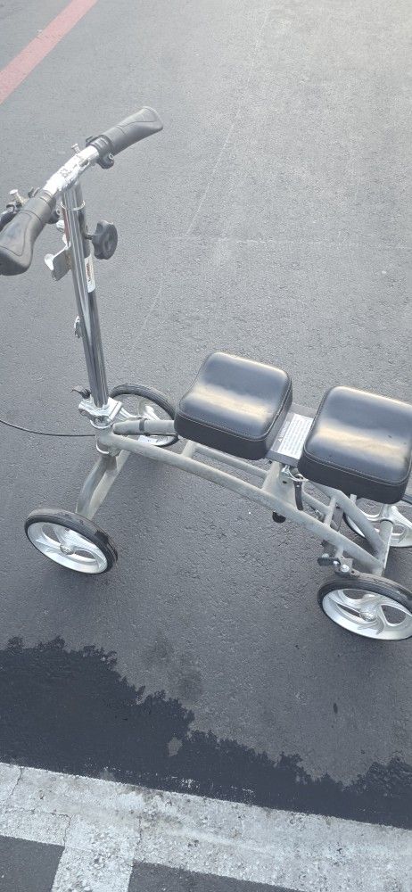Knee Scoter