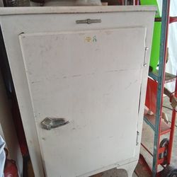 GE 1930's Refrigerator