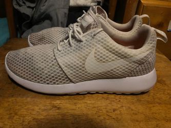 Nike white roshe