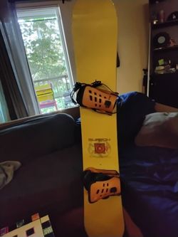 Burton Graig Kelly design snowboard and str.spec highball Union bindings.