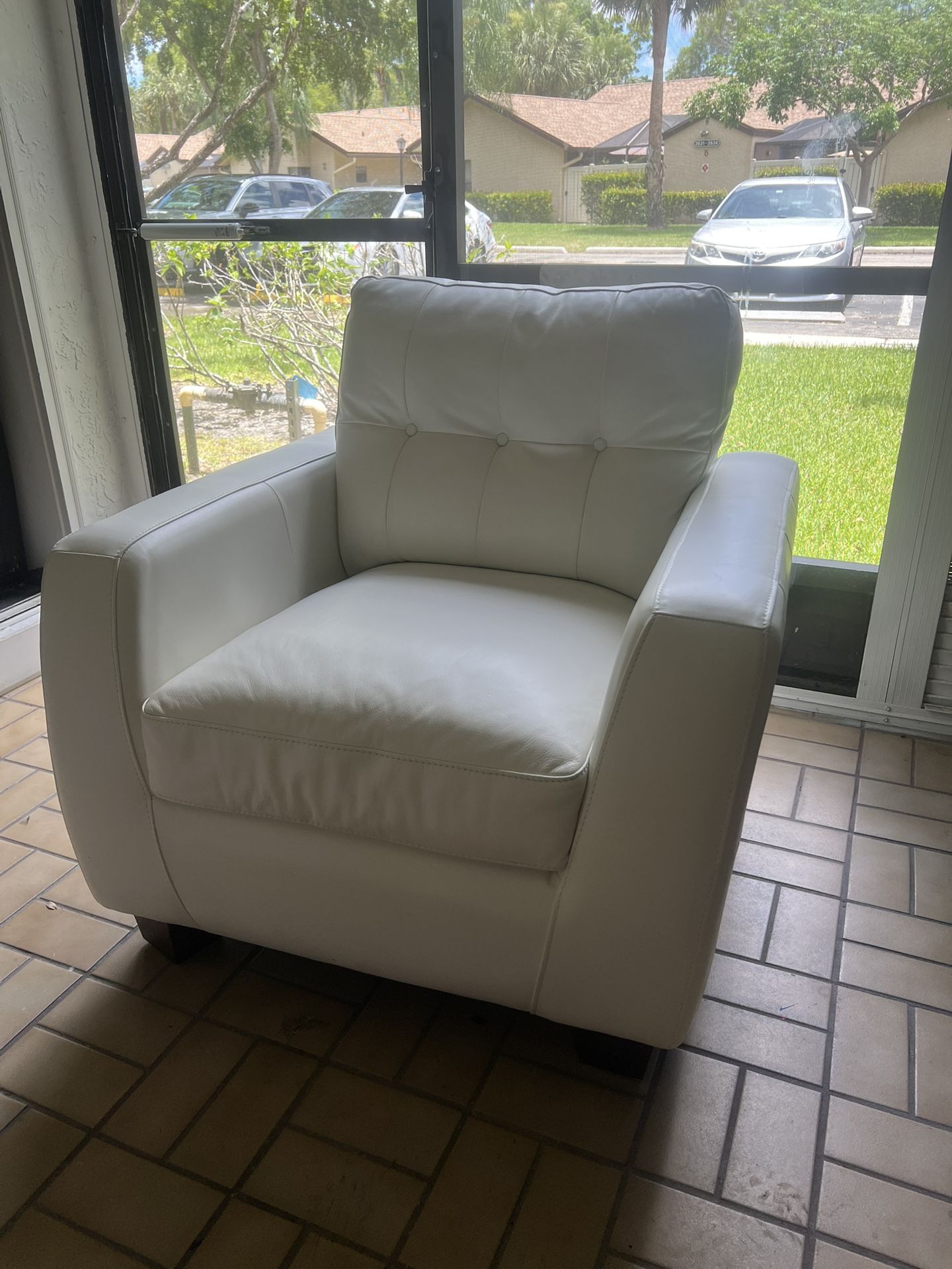 White Sofa & Armchair Set – Great Condition + Bonus Cover!