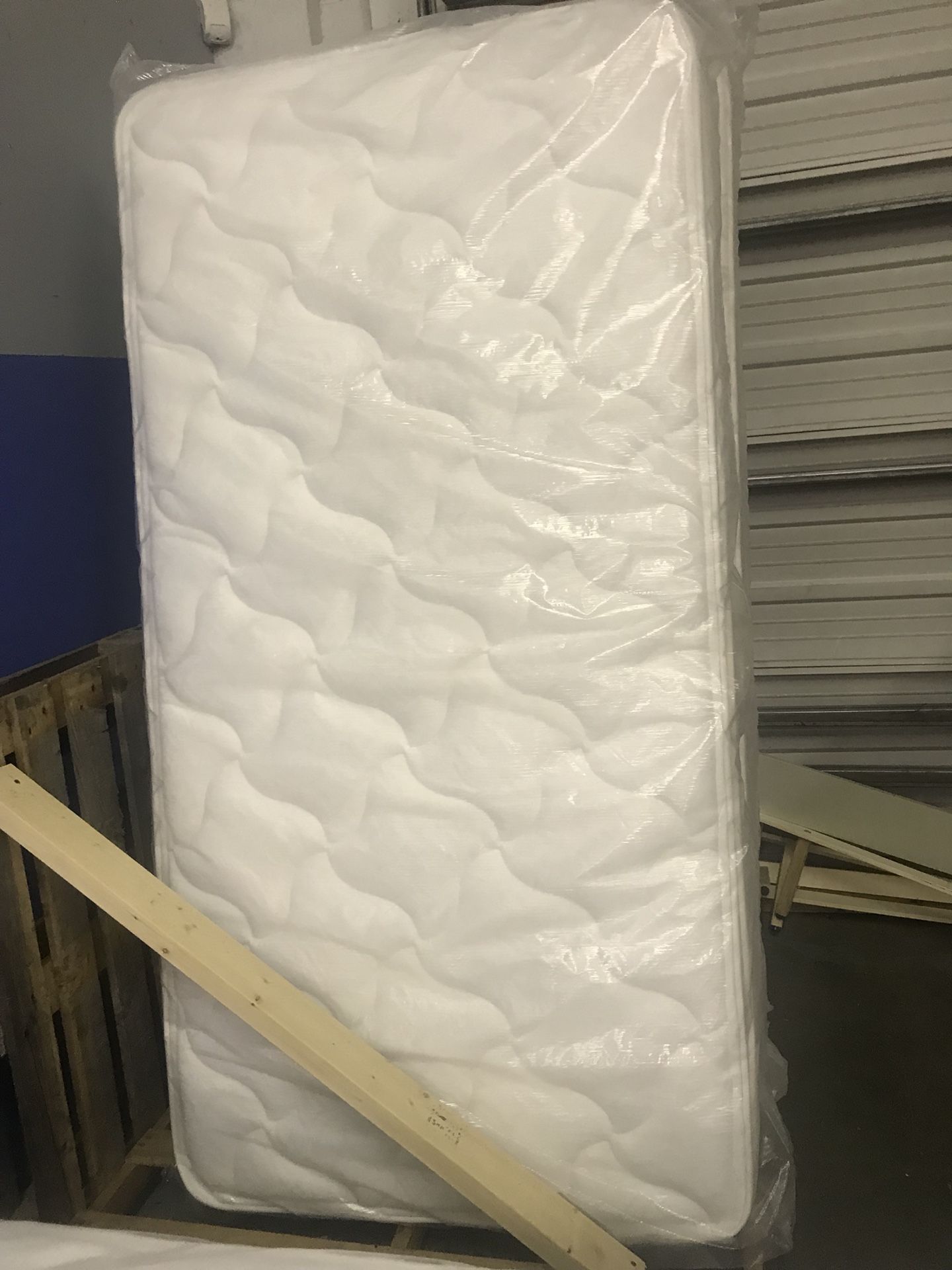 Twin mattress - brand new - 2 Left