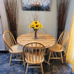 Dining table and 4 chairs