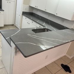 Granite and Quartz Countertops 🌟