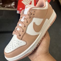 Nike Dunk Low Rose Whisper Womens Size 6.0 7.5