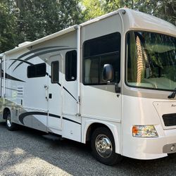 31’ Gulf Stream Motorhome 